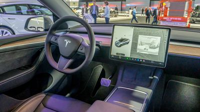 Exclusive video raises new concerns about Tesla's self-driving system