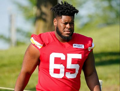 Chiefs guard Trey Smith praises rookie Keondre Coburn