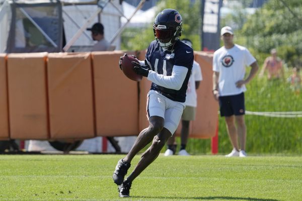 Chicago Bears 2023 draft pick, defensive lineman Zacch Pickens warms up  during the NFL football team's rookie minicamp at Halas Hall in Lake  Forest, Ill., Saturday, May 6, 2023. (AP Photo/Nam Y. Huh Stock Photo -  Alamy