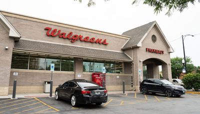 Can classical music deter panhandlers? Walgreens blares Bach outside Chicago stores