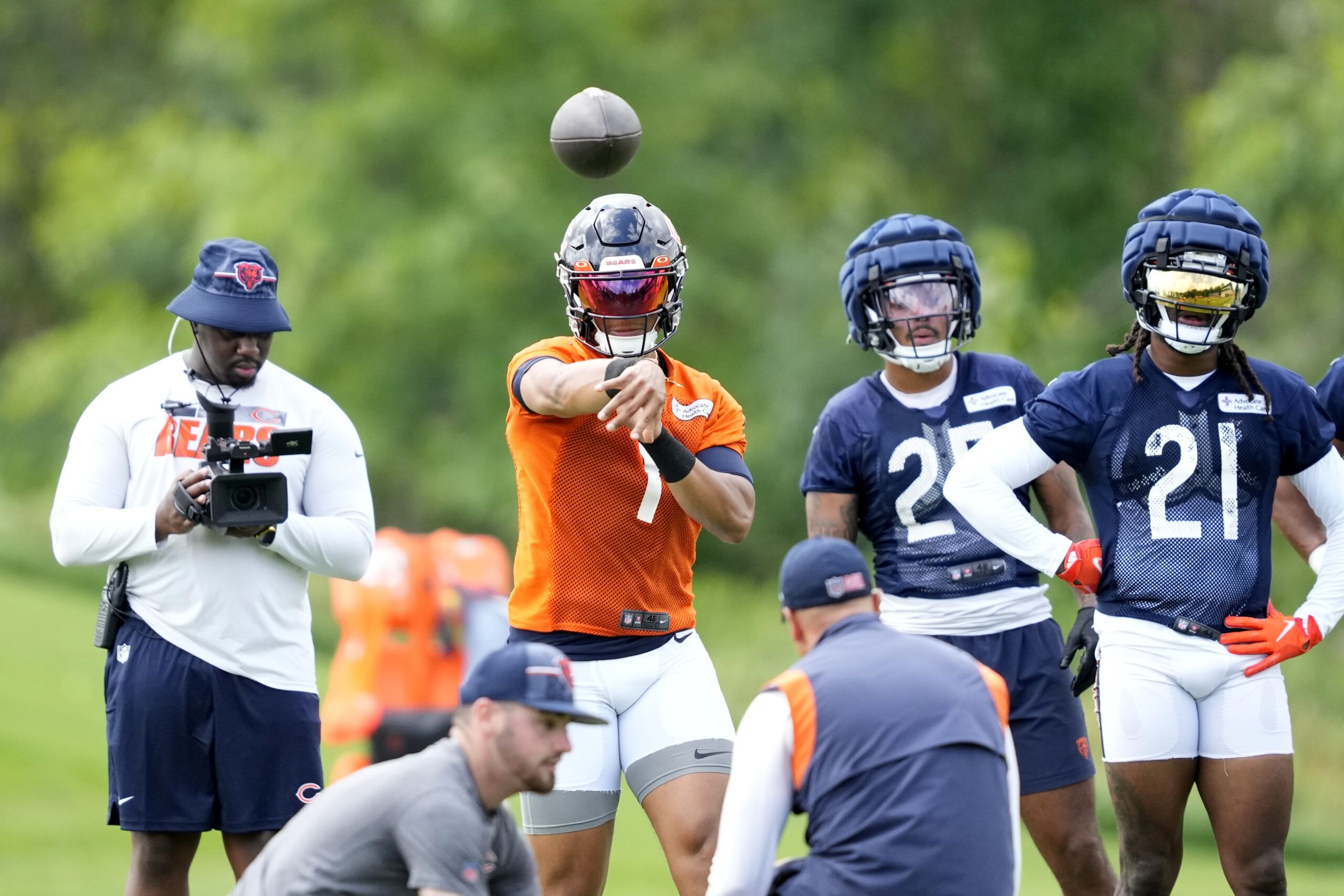 Braxton Jones of the Chicago Bears looks on during OTAs at Halas Hall  News Photo - Getty Images