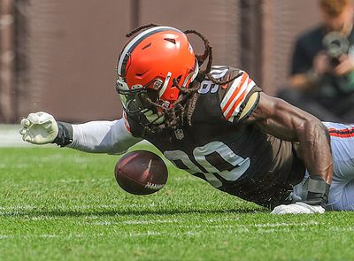 Ravens reportedly offer DE Jadeveon Clowney a contract, veteran taking time to mull decision