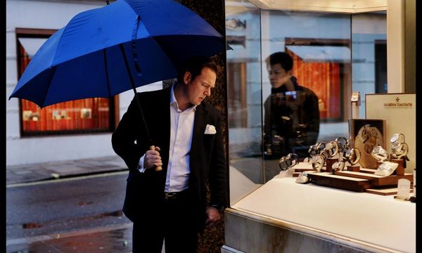 Swiss watch exports to UK rise as tourists make most of fall in sterling