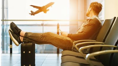 Sleep expert reveals 8 tips for sleeping well on a plane