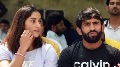 Bajrang Punia, Vinesh Phogat making efforts to ensure Sanjay Singh doesn't become WFI chief: Source