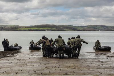 Nearly 1,000 Ukrainian marines complete UK training course