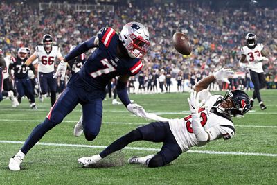 WATCH: Texans WR Tank Dell makes circus catch for first touchdown