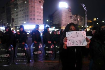 Buenos Aires protester dies of heart attack apparently suffered while being detained by police