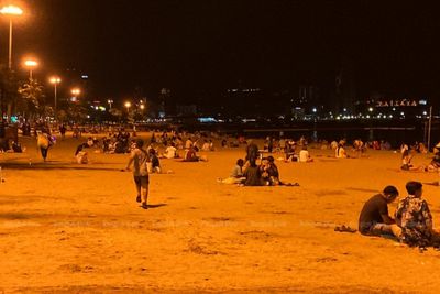 Pattaya considers beach opening hours