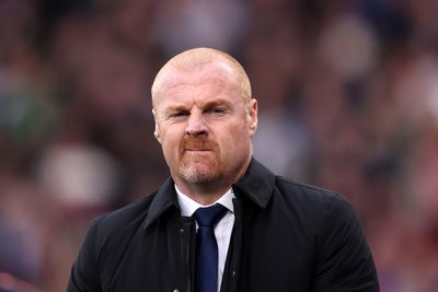 Everton’s summer of stasis leaves Sean Dyche with a salvage job on his hands
