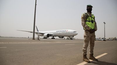 France and Mali suspend issuing visas for their nationals