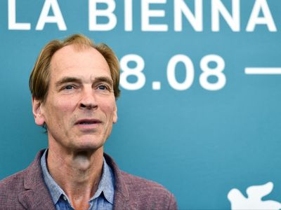 Hikers who found Julian Sands recall discovering late actor’s body