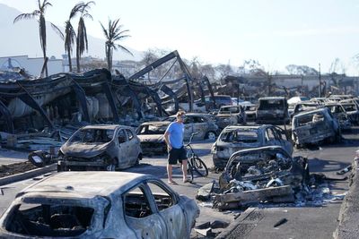 Hawaii fires live: Maui death toll tops 89 as governor warns more bodies likely to be found