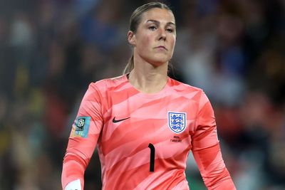 Mary Earps sets England a challenge with World Cup semi-final place at stake