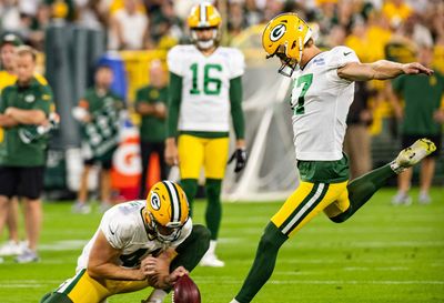 Rookie kicker Anders Carlson fails to answer accuracy questions in preseason debut