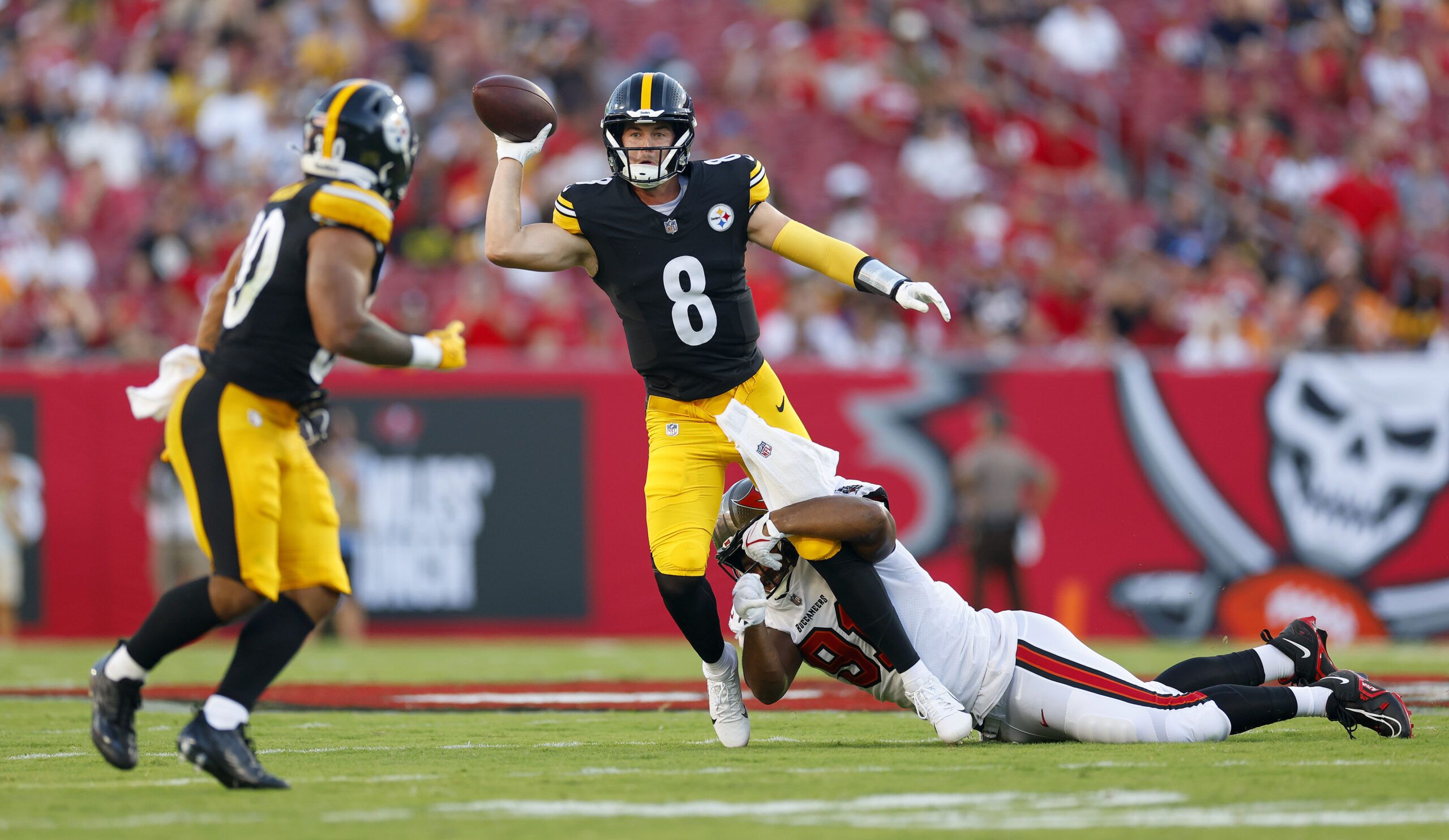 Bucs lose to Steelers 27-17 in preseason game