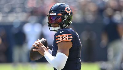 Bears-Titans: QB Justin Fields throws 2 TDs on perfect passing day