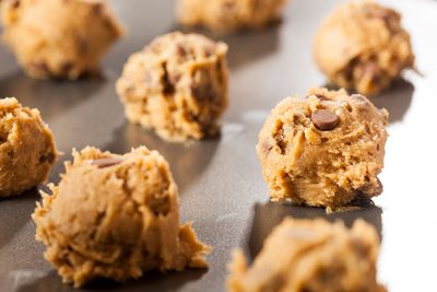 Is it okay to eat raw cookie dough?