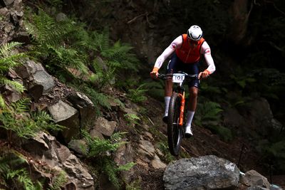 Mathieu van der Poel crashes out of World Championships cross-country mountain bike race