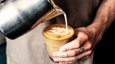 How to make a latte: 5 simple steps to milky goodness