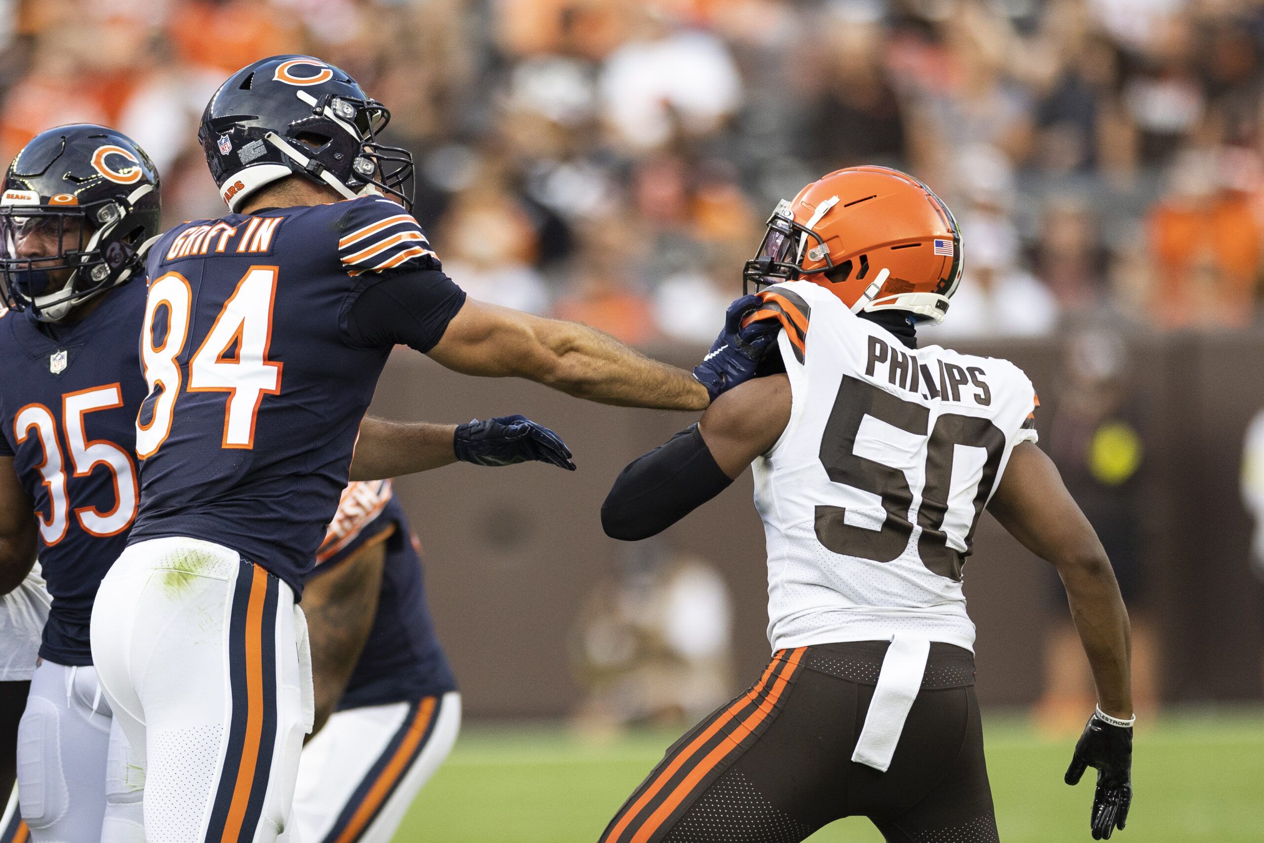 Browns linebacker Jacob Phillips, cornerback A.J. Green III ruled out of  Commanders game with shoulder injuries 