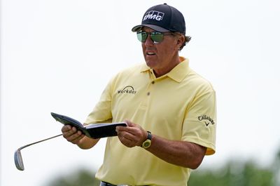 Lynch: Phil Mickelson’s gambling is a problem — for every major organization in golf