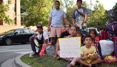 Migrant families say Rogers Park motel kicked them out after missing curfew by 7 minutes: ‘We don’t have anywhere to go’