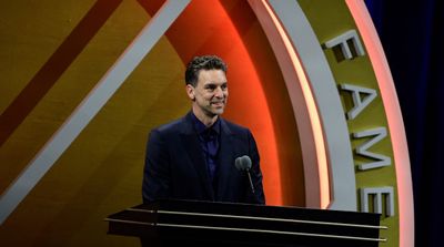 Pau Gasol Shares Emotional Kobe Bryant Story During Hall of Fame Speech