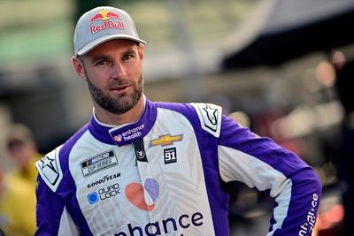 Dixon reveals 'trying for years' to talk van Gisbergen into an IndyCar test