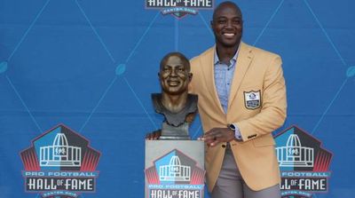 Cowboys Fans Are Fuming Over DeMarcus Ware’s Hall of Fame Display