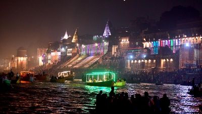 Amid a tourism boom, Varanasi’s traditional boatmen fear backwash from water taxi plan