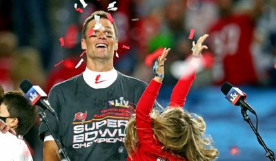 Tom Brady had the most self-aware reaction to a photo of him being an awkward dad at a concert