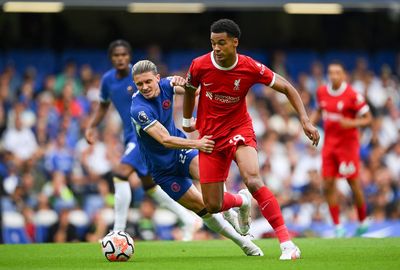 Chelsea and Liverpool share spoils in frantic opener