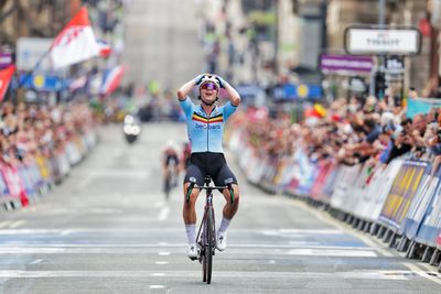 Lotte Kopecky wins Women's Elite World Championships Road Race with searing uphill attack late in the race