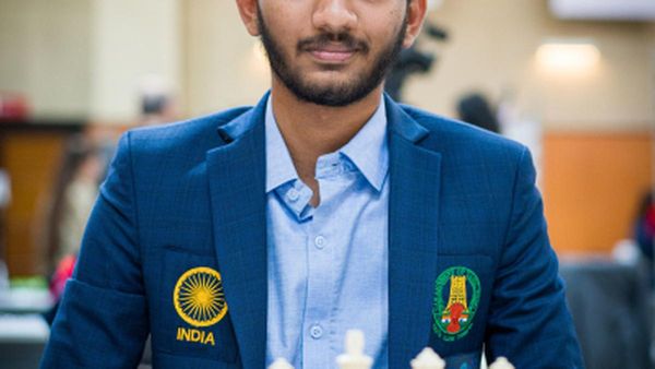 Indian grandmaster Vidit Gujrathi shocks Ian Nepomniachtchi, reaches FIDE  World Cup quarterfinals