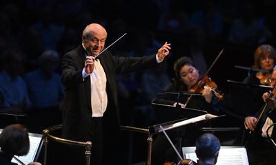 Proms 37 & 38: Budapest Festival Orchestra/Fischer review – bold, theatrical and enthralling