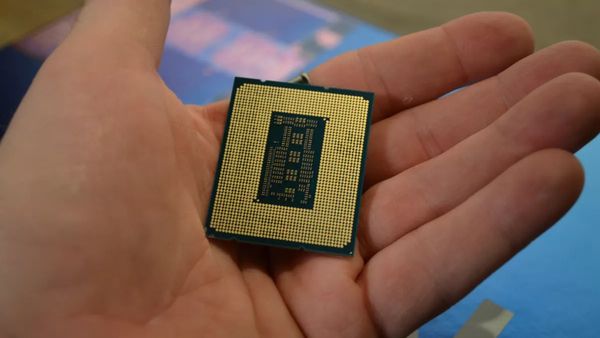 Intel retakes some CPU market share from AMD as CPU shipments tick upwards