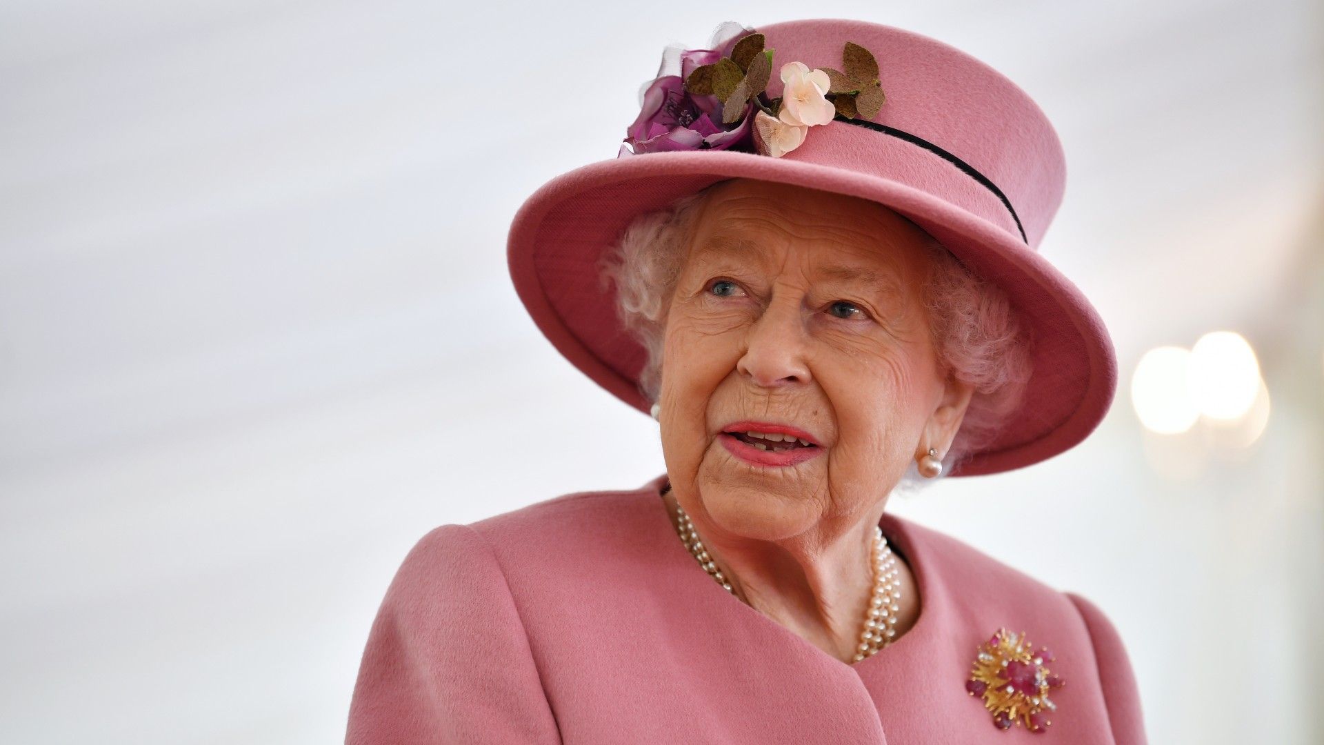 We're laughing at Queen Elizabeth's perfectly sassy…
