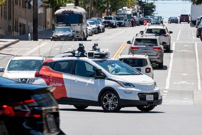 Autonomous cars are free to roll in San Francisco. The first weekend was a doozy