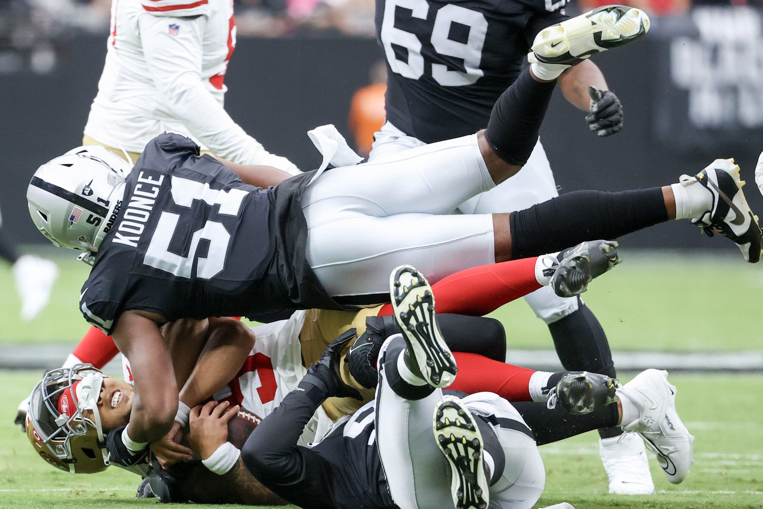 WATCH: 49ers' Ross Dwelley holds on for deflected pass TD vs. Raiders