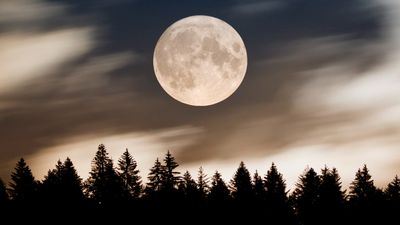 August Super Blue Moon guide 2023: The biggest and brightest moon of the year snuggles up to Saturn