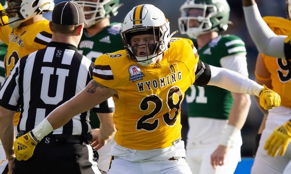 Easton Gibbs Among the Nation's Top Defenders Named to the 2023 Chuck  Bednarik Watch List - University of Wyoming Athletics