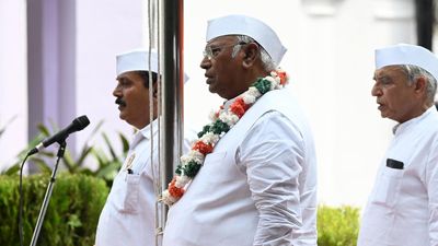 Kharge skips PM’s Red Fort address; Congress deems it a ‘crass election speech’ with point by point rebuttal