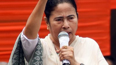 Let's rise above divisions for better, brighter INDIA: Mamata Banerjee