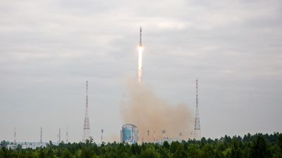 Russia launches Luna-25 in a bid to return to the moon