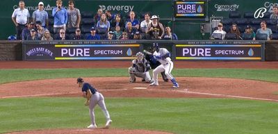 The Royals won a dramatic game thanks to the perfect, ultra-rare walk-off bunt