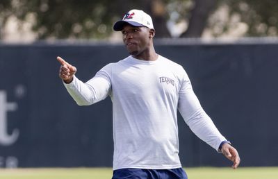 Texans coach DeMeco Ryans looks forward to coaching against Mike McDaniel