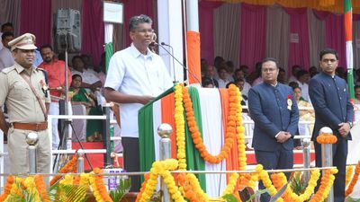 Patriotic fervour marks Independence Day celebrations in North Karnataka