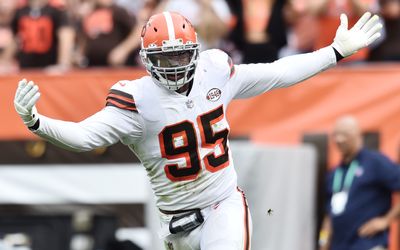 Myles Garrett and Lane Johnson classily helped each other with technique at a Browns-Eagles joint practice