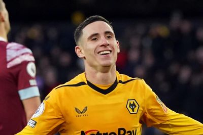 Celtic 'keeping tabs' on Wolves forward Daniel Podence